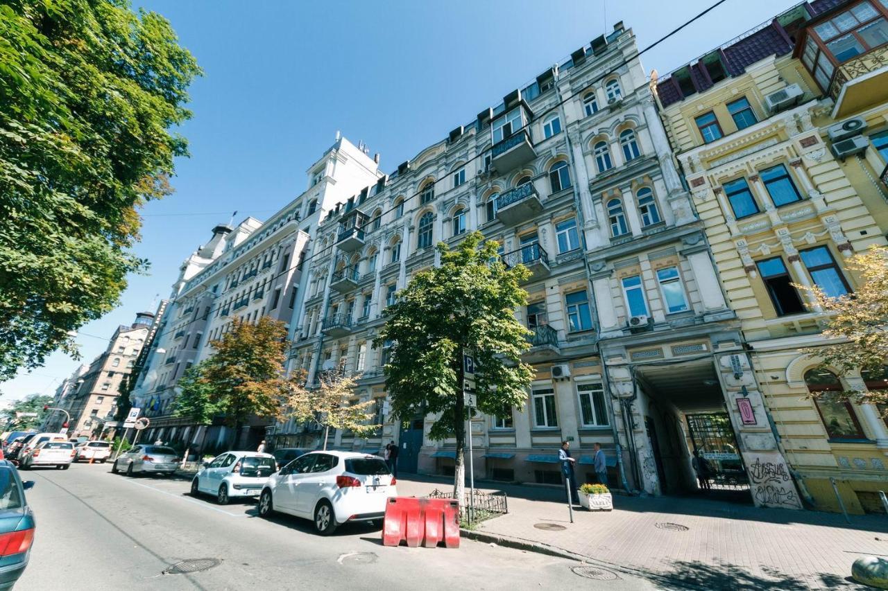 Vip Near Premier Palace & Arena City Kyiv Exterior photo